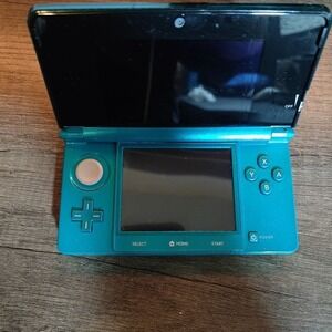 Nintendo 3DS Aqua Blue Handheld Gaming Console Glasses-free 3D Retro Fun ctr-001